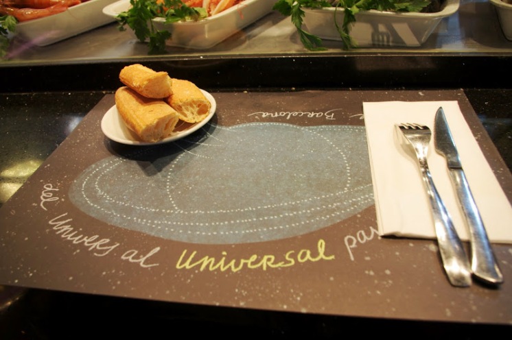 The line of this food bar is "from the Universe to Universal" passing through la Boqueria de Barcelona. Pretty nice.
